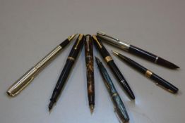 Four various vintage Parker fountain pens, a propelling pencil and two other fountain pens (used) (7