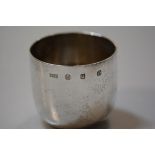 A London silver hammered finish tumbler cup, with engraved name verso Bland Payne, 1978 (150g) (h.