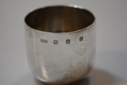 A London silver hammered finish tumbler cup, with engraved name verso Bland Payne, 1978 (150g) (h.