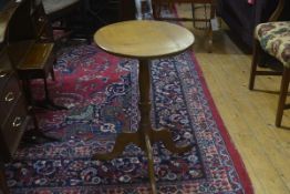 An oak Arts & Crafts circular pedestal occasional table on turned column and tripod support (h.