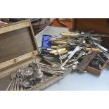 Two canteen boxes and miscellaneous odd Epns flatware including a tea strainer, fish knives and