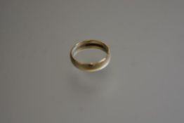 A 9ct gold wedding band (P to Q size) (4.61g)