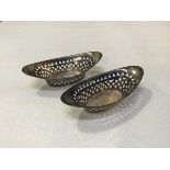 A pair of Sheffield silver navette shaped pierced bonbon dishes, Sheffield 1918 (h.3cm x 11cm) (61.