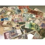 A large collection of Continental and World bank notes including Bank of Malaysia, Australia,