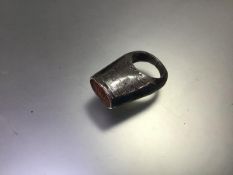 A Middle Eastern Quran chased seal ring (4cm x 3cm)