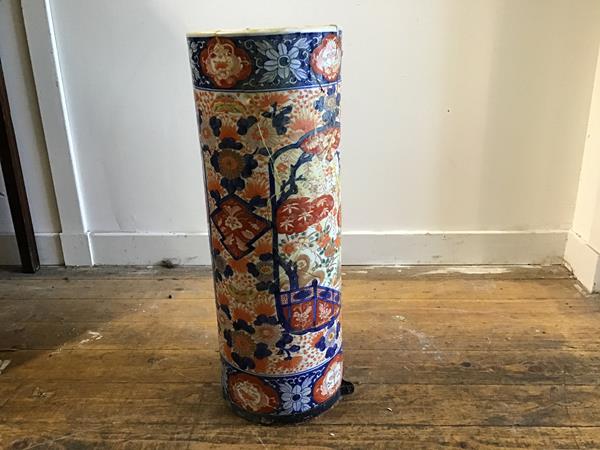 An early 20th Japanese Imari umbrella/stick stand of cylinder form