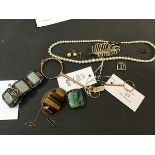 A mixed lot of jewellery including a square white metal brooch with carved jade insert, a Chinese