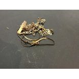 A mixed lot of damaged 9ct gold and yellow metal jewellery (a/f) (13.8g)