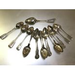 A set of six silver fiddle and shell pattern tea spoons, Glasgow 1839 maker ASR; a silver