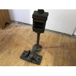 Railwayana: a Southern Railway cast iron line side or signal lantern, on an iron pole, the base