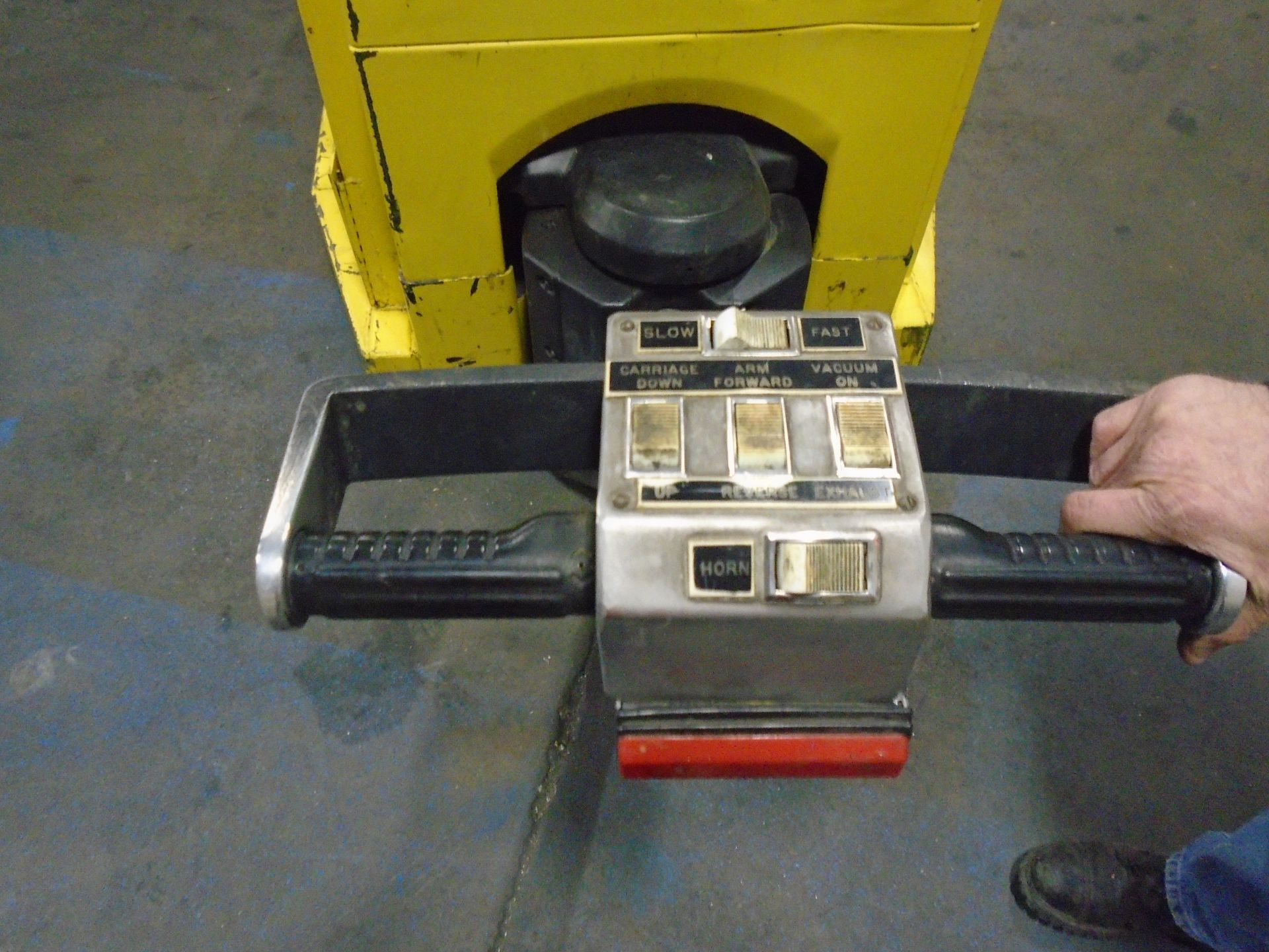 MTC Forklift Battery changer WBP-1-30-V-44-A Capacity 4000 Lbs. With Video - Image 6 of 7