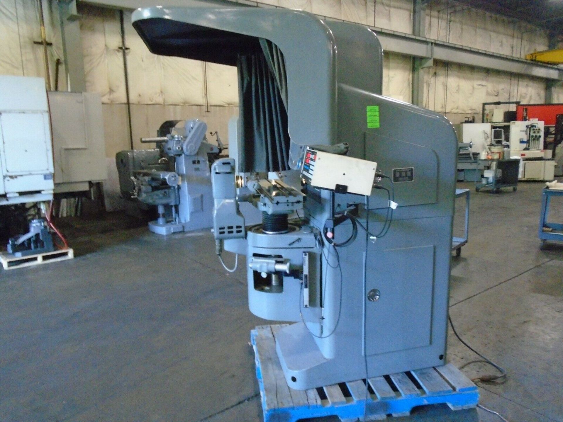 Jones & Lamson FC-14 Optical Comparator With DRO/Power Elevation - Image 3 of 11