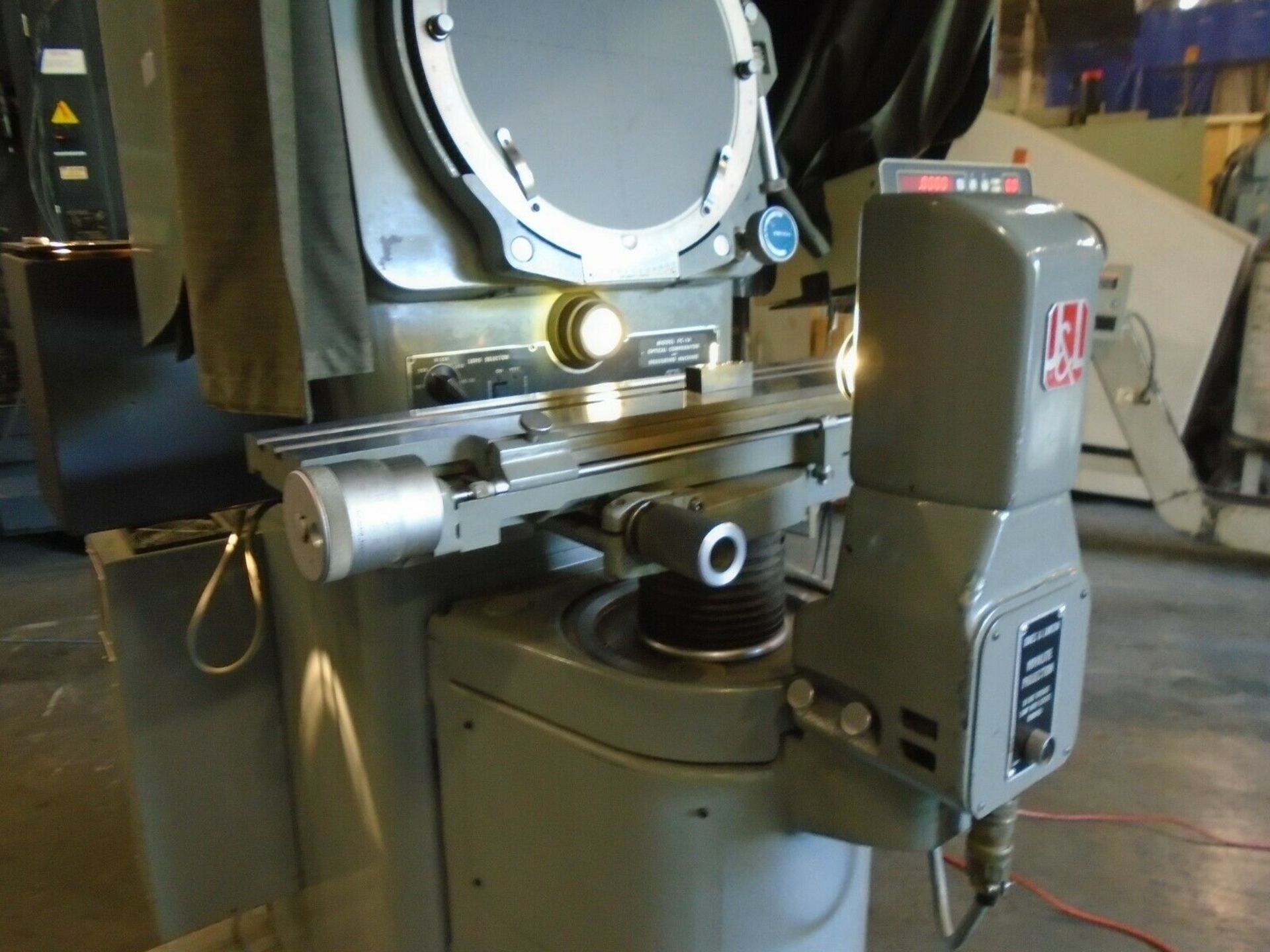 Jones & Lamson FC-14 Optical Comparator With DRO/Power Elevation - Image 7 of 11