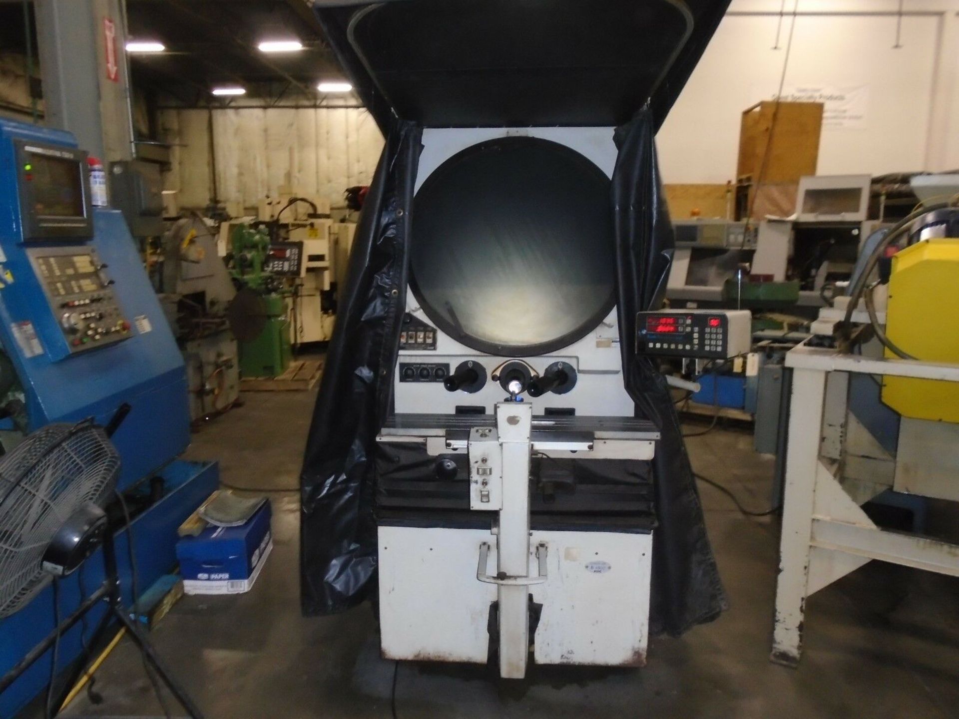 Scherr Tumico Model 22-2500 Comparator, DRO, 30” Screen