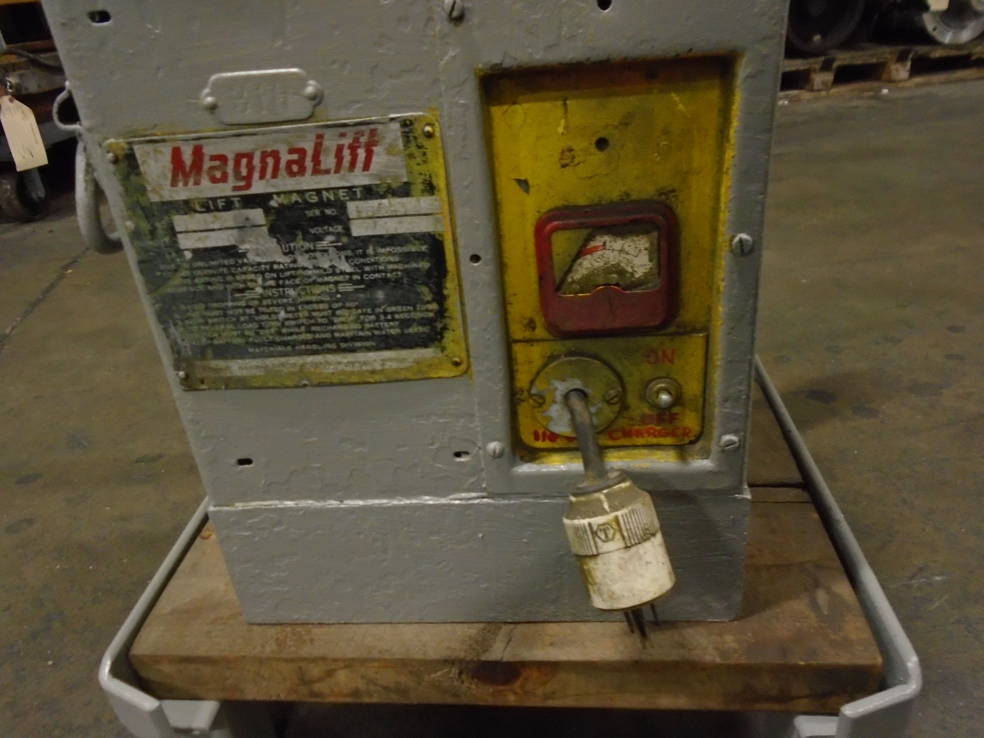 Magnaligt LM-2 Crane Electromagnet 2,500 Lbs. Capacity With Charger - Image 6 of 7