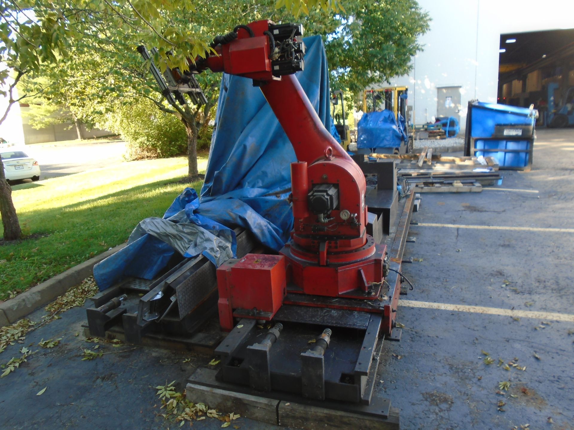 Amada Robot 6 Axis ERY-1950 With 221” L x 36” W Track - Image 2 of 12