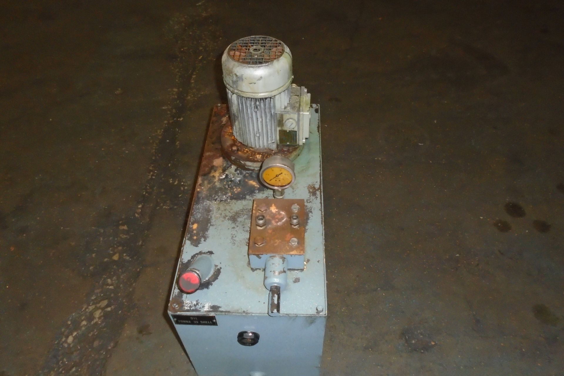 Grisetti RT-A1000 Grinder Hydraulic Tank / Power Supply 220/440V Tank Dimensions: 24” x 11” x 12” - Image 3 of 3