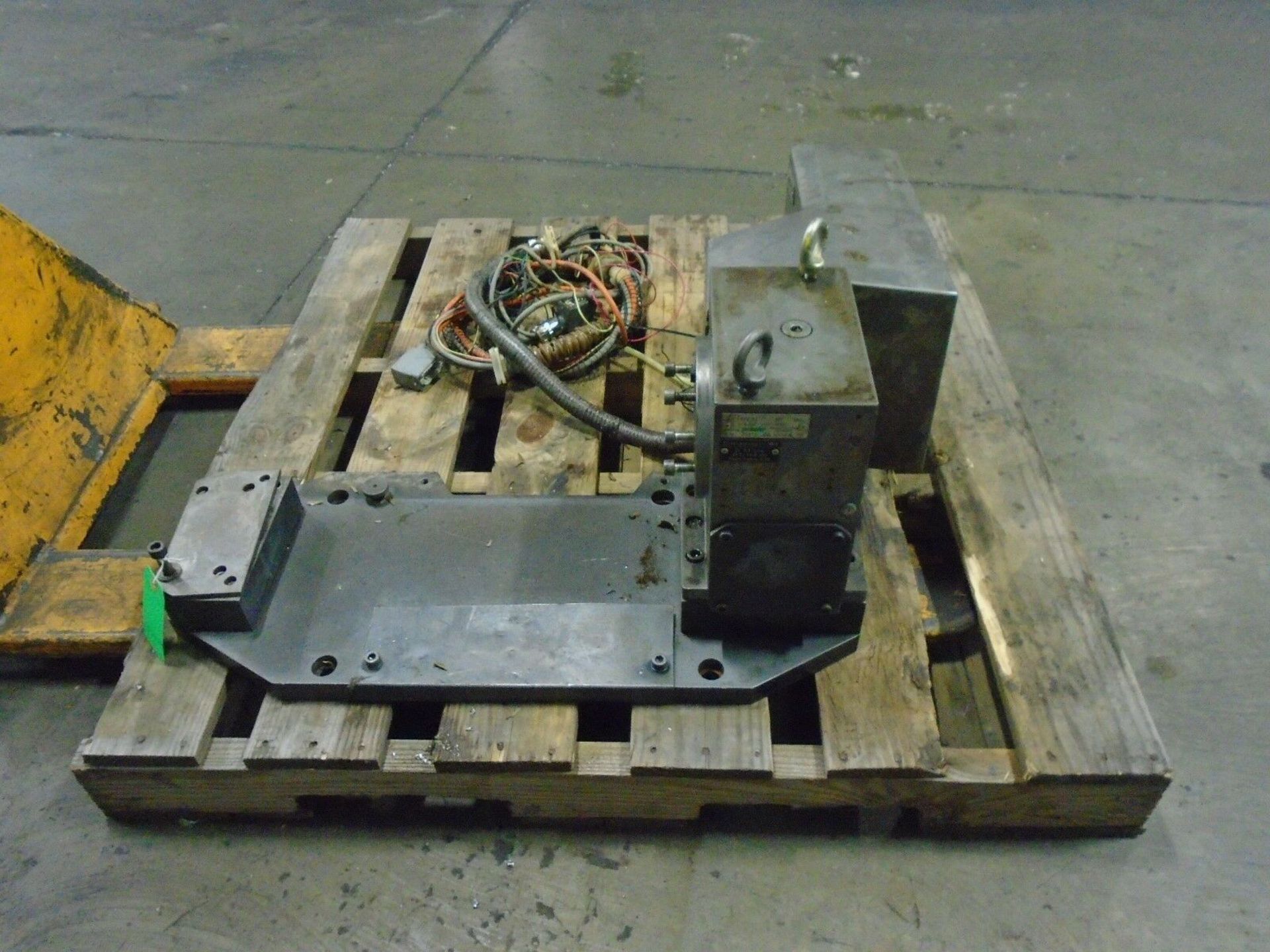 Peisler RT-160 Rotary Table With Base Plate Fanuc Motors Fanuc Motors  1 9/16 ID Hole 12" Swing Base - Image 3 of 5