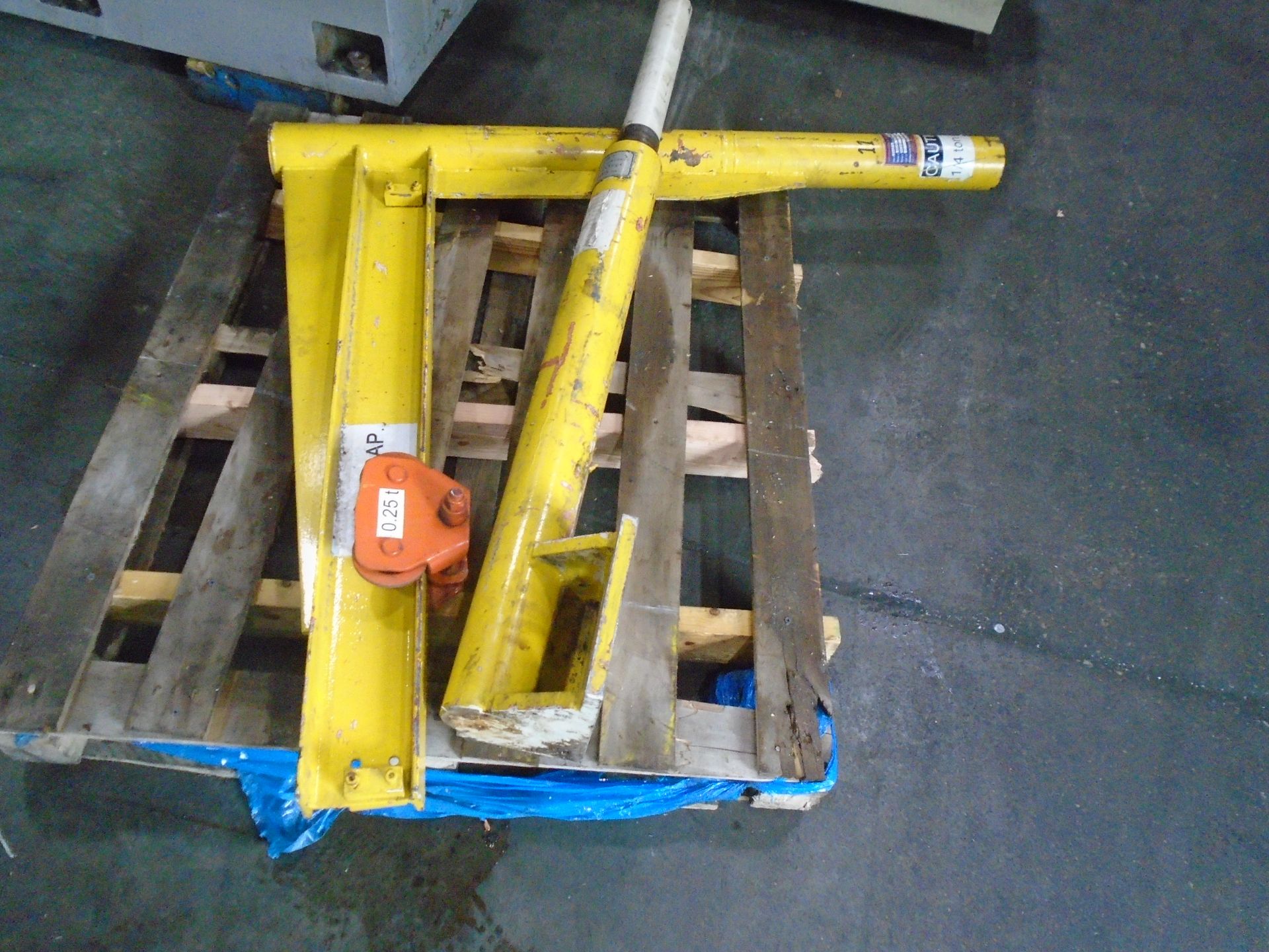 ¼ Ton Capacity Wall Mounted Jib Crane Stock 12347 - Image 5 of 6