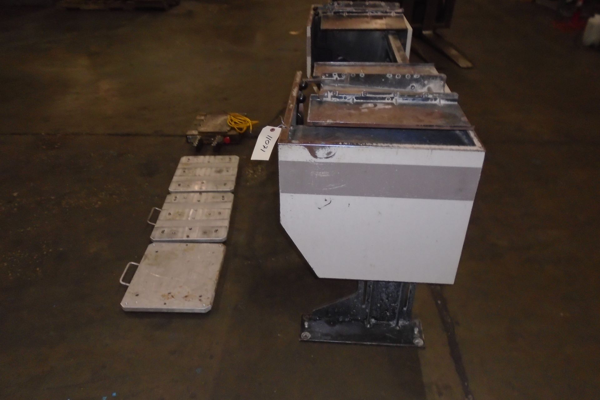 Midaco Series 20 Pallet Changer With 3 Pallets & Receiver Pallets 16” x 14” 3 Pcs. Receiver 14” x - Image 3 of 7