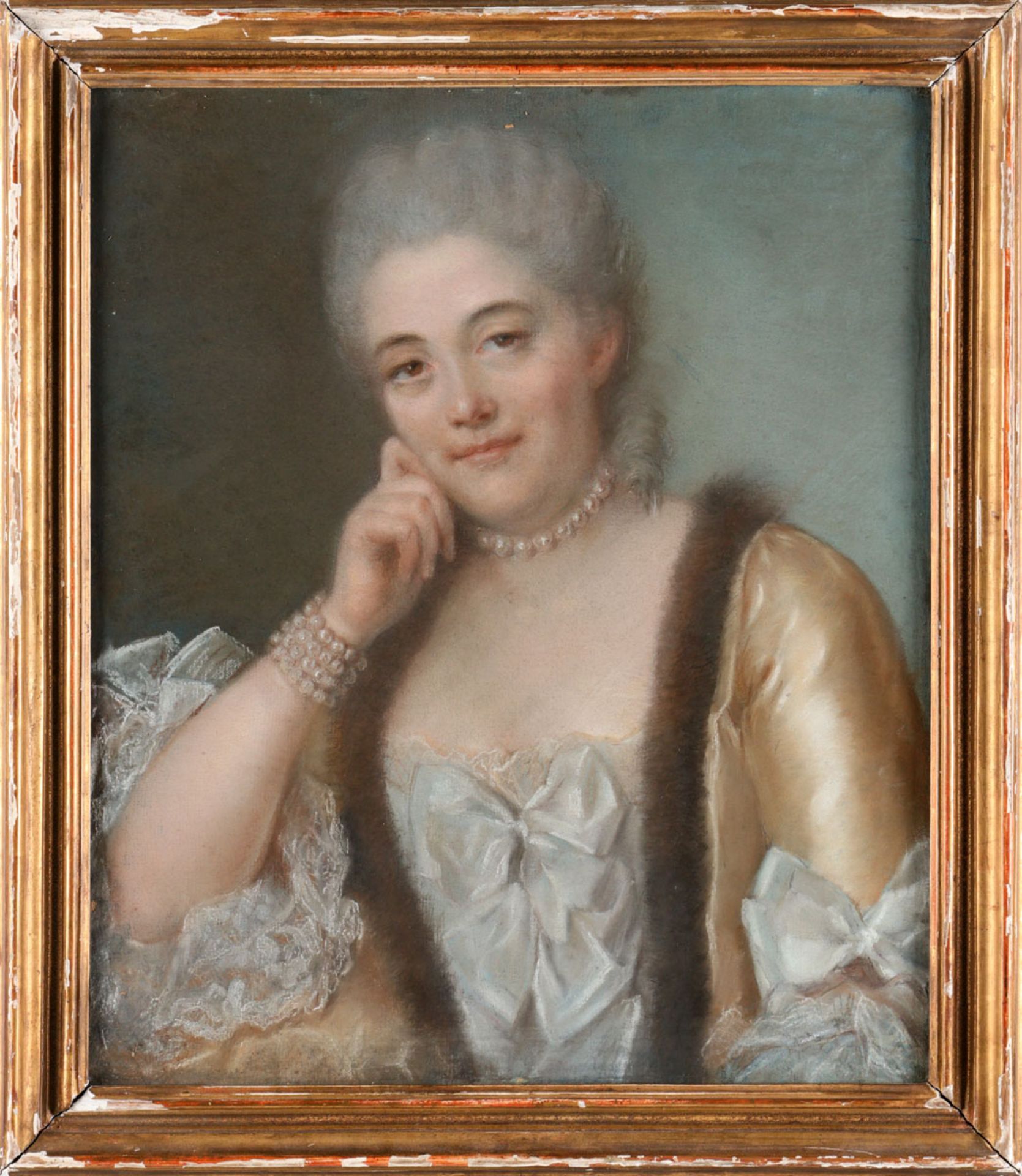 FRENCH SCHOOL (18TH CENTURY), PORTRAIT OF A LADY Pastel on paper. Wood and plaster gilded frame,