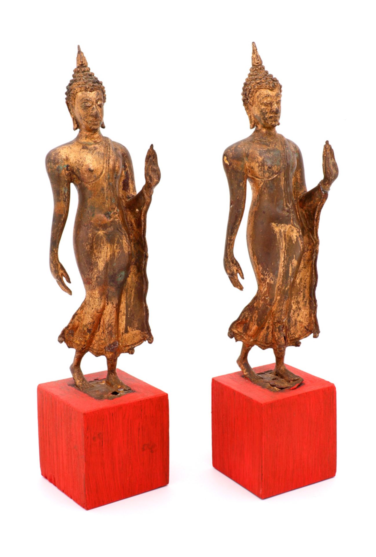 A PAIR OF THAI DIVINITIES Bronze sculptures. Rare representation (figures depicted in movement).