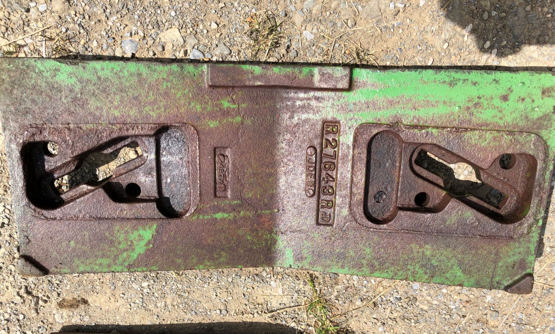 John Deere V shaped weight - Image 2 of 2