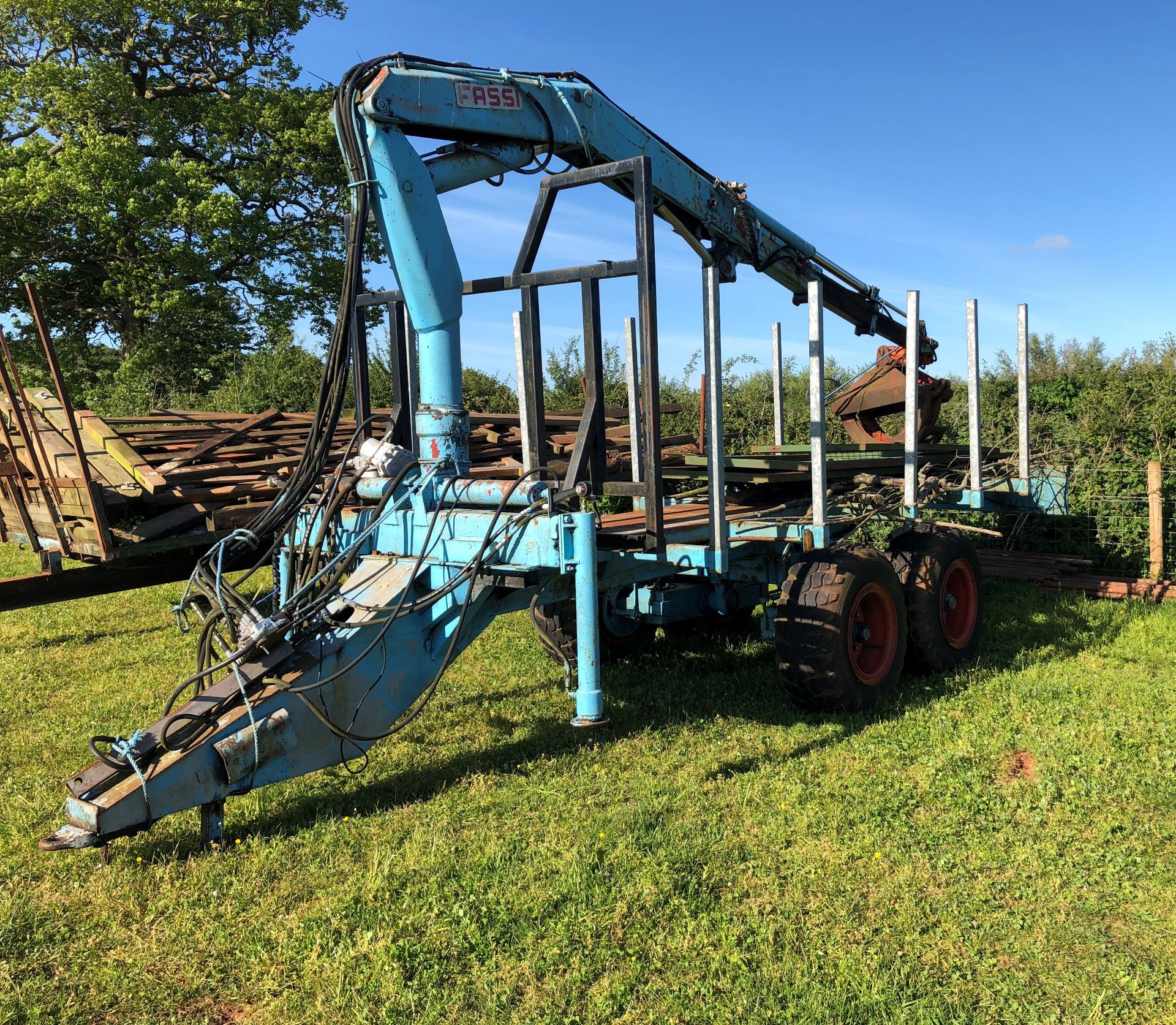 18' Timber Trailer with Fassi Hiab - Image 2 of 8