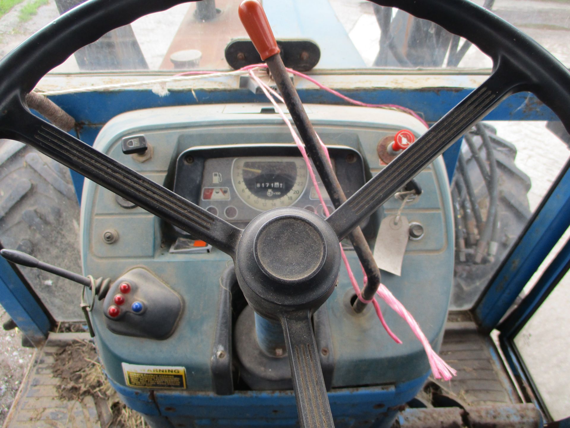 FORD 5610 TRACTOR WITH QUICKE LOADER - Image 8 of 10