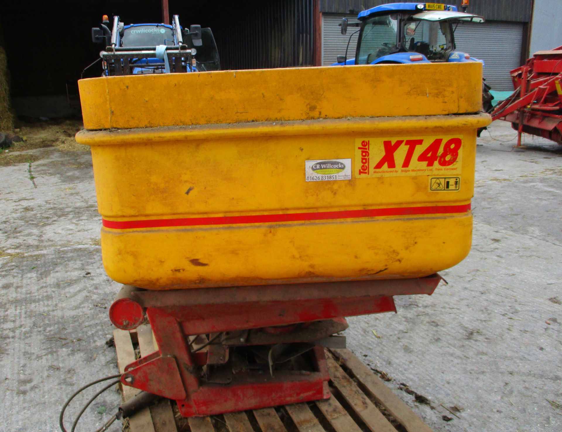 TEAGLE XT48 FERTILISER SPREADER - Image 4 of 4