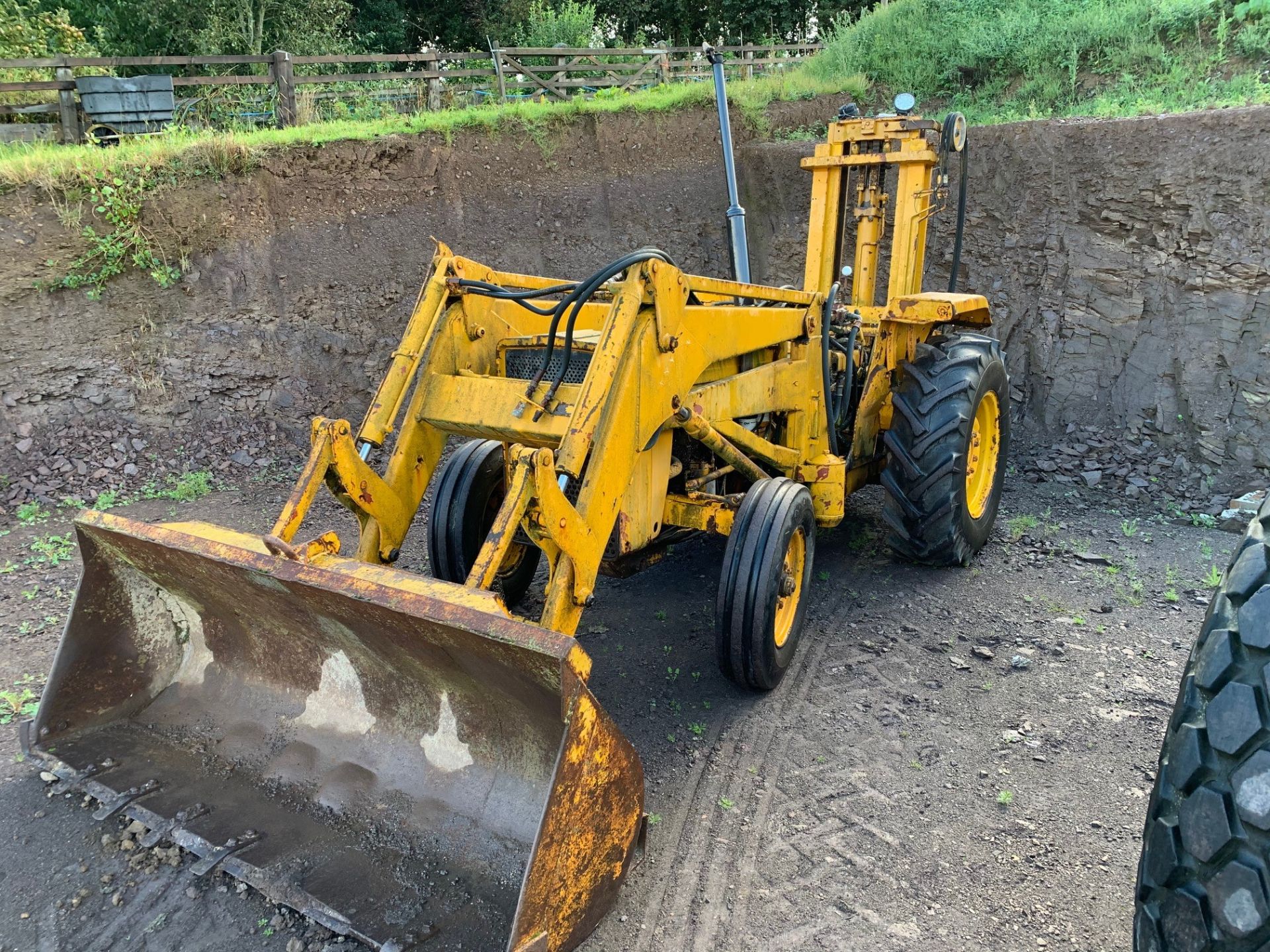 MASSEY FERGUSON TRACTOR