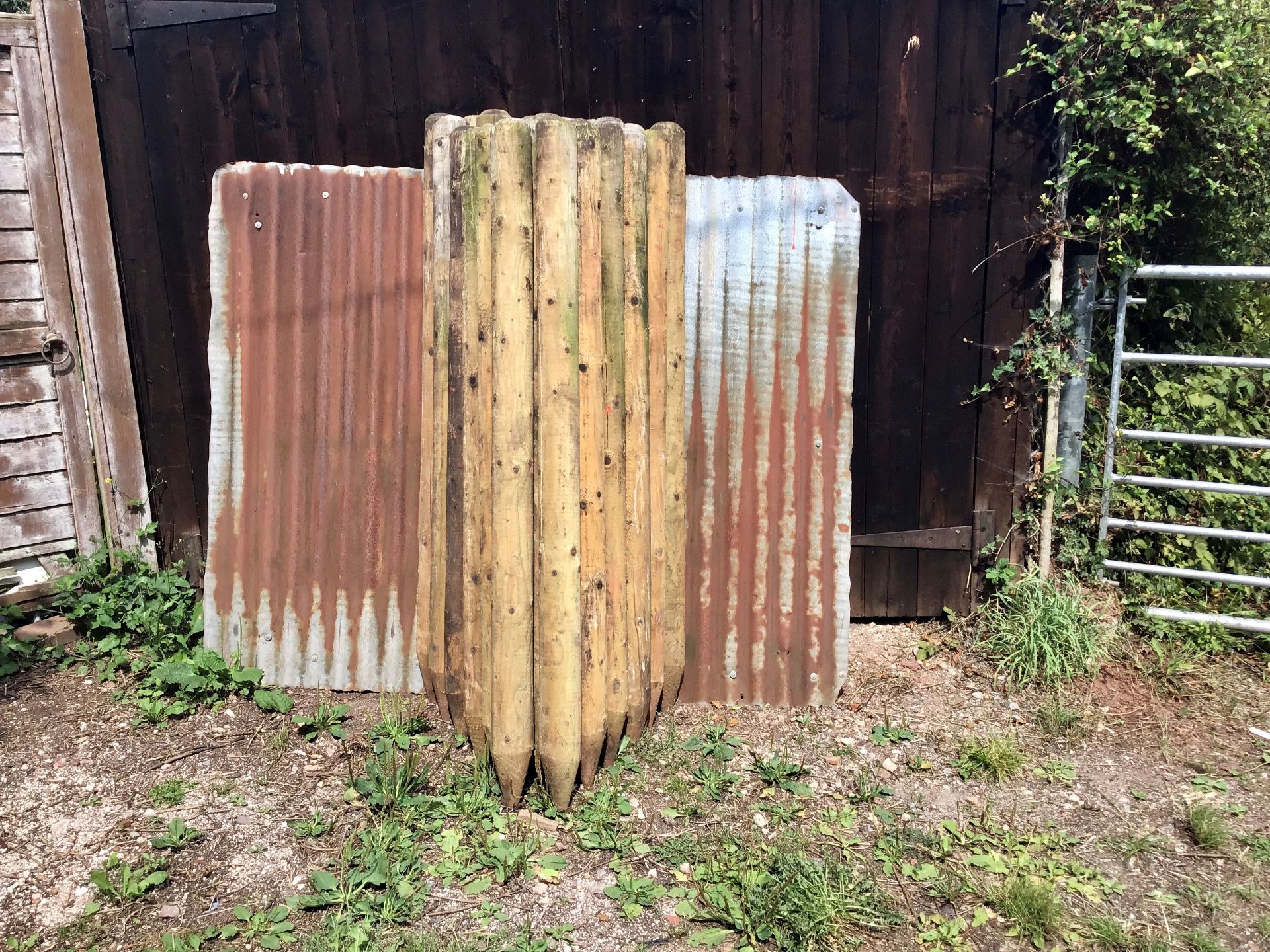 27 FENCE POSTS 5'6" X 4" TOP