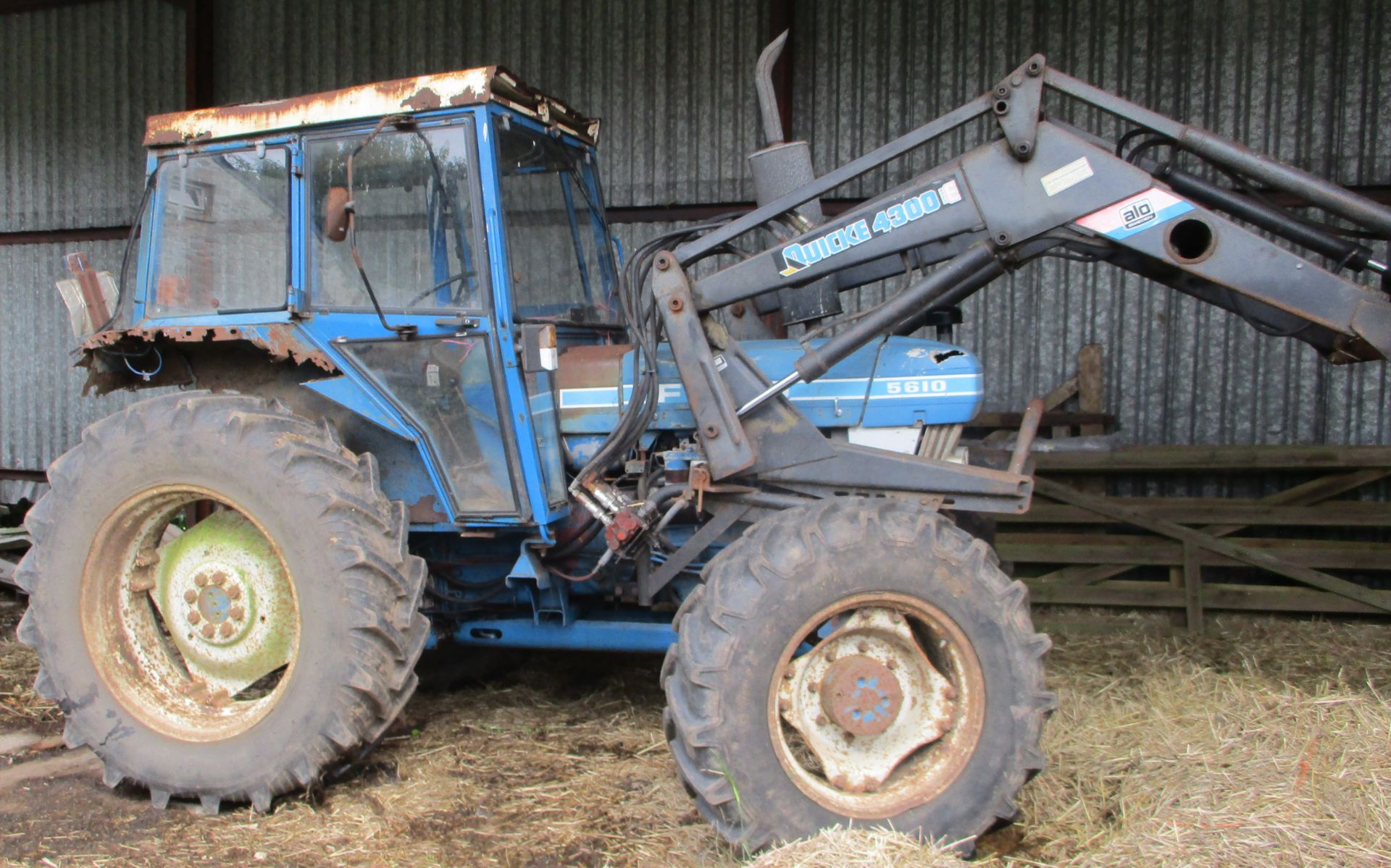 FORD 5610 TRACTOR WITH QUICKE LOADER - Image 2 of 10