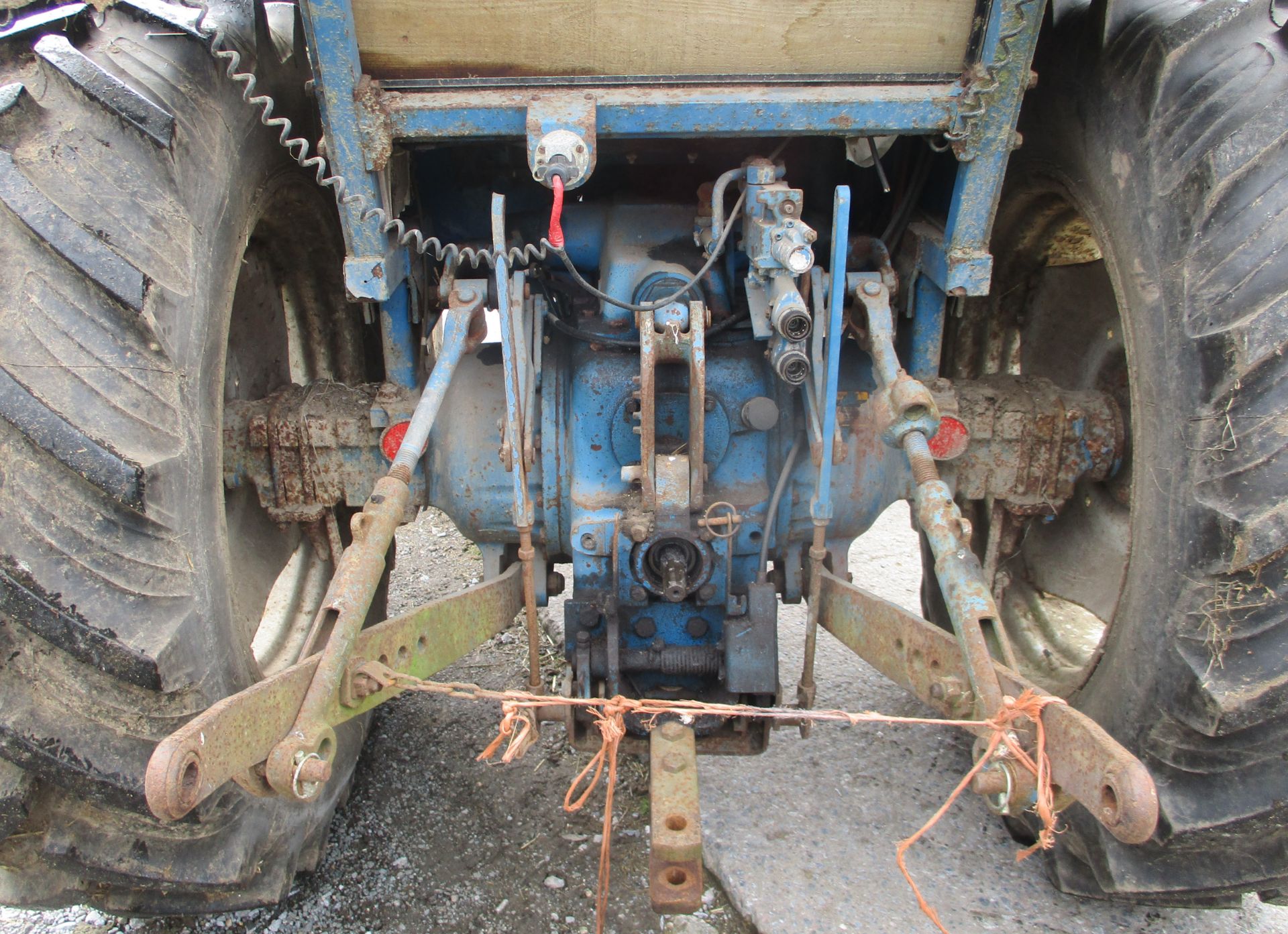 FORD 5610 TRACTOR WITH QUICKE LOADER - Image 10 of 10