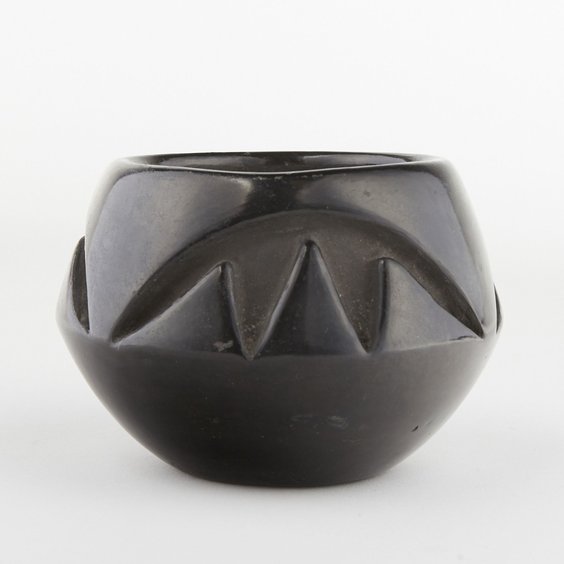 Pueblo Madeline Naranjo Blackware Pottery Vase - Image 2 of 7