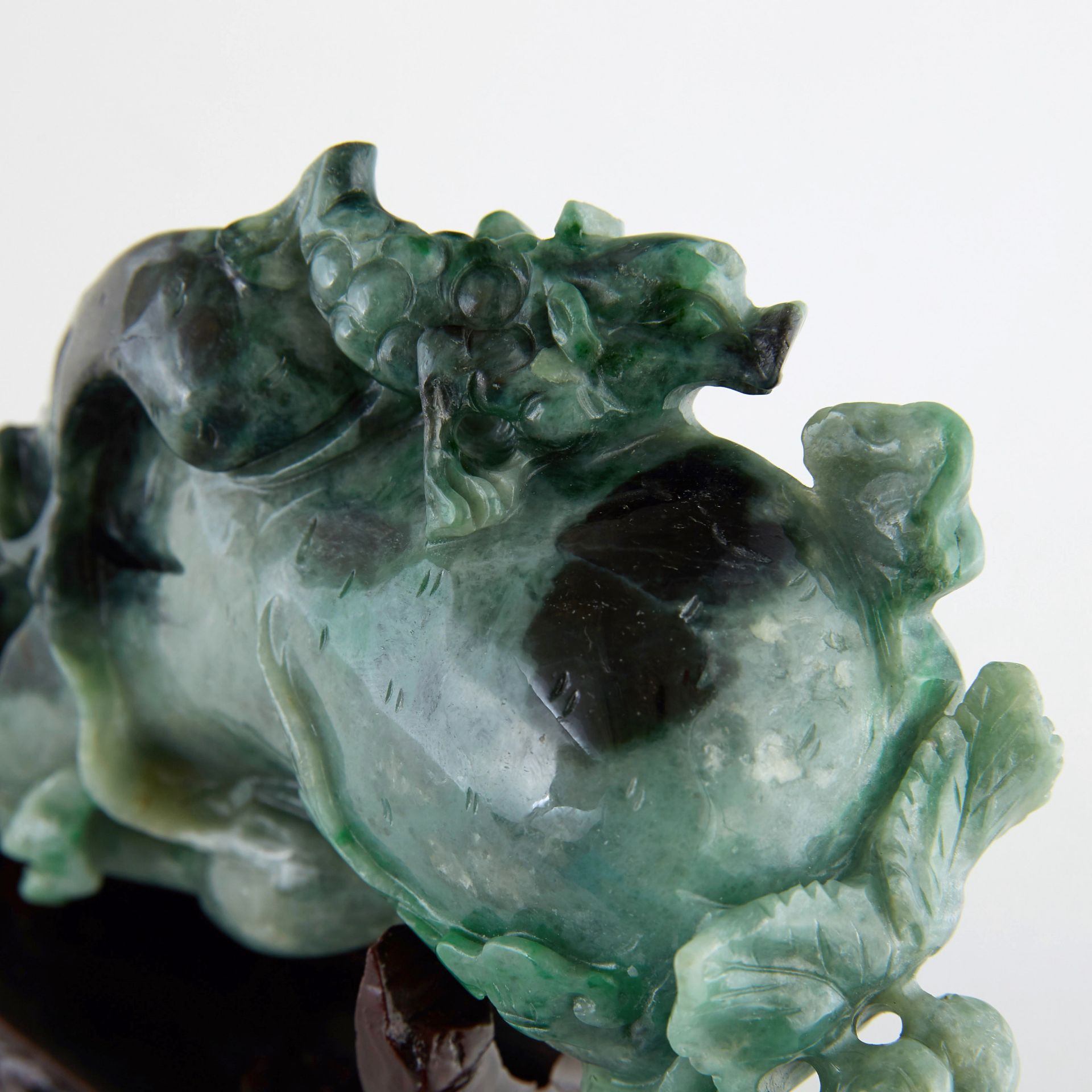 Large 20th c. Chinese Green Jade Carving Eggplant/Buddhas Hand - Image 5 of 5