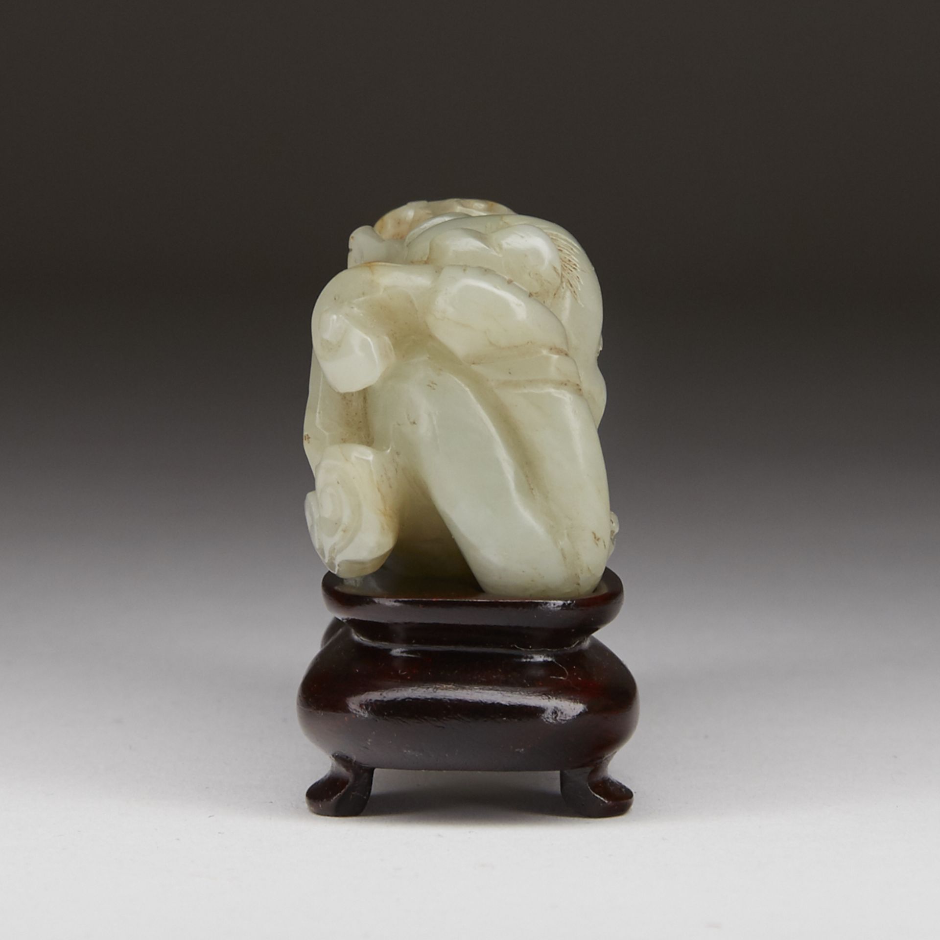 Early Qing Chinese Carved Jade Figure of a Boy - Bild 5 aus 5