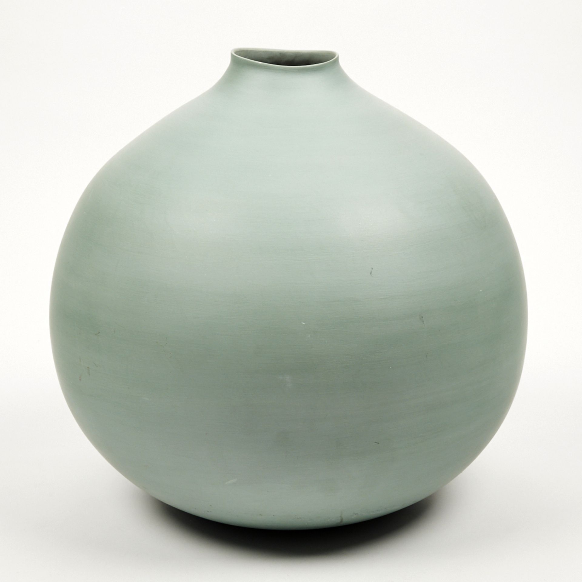 Jacquie Stevens Winnebago Large Ceramic Vase - Image 4 of 8