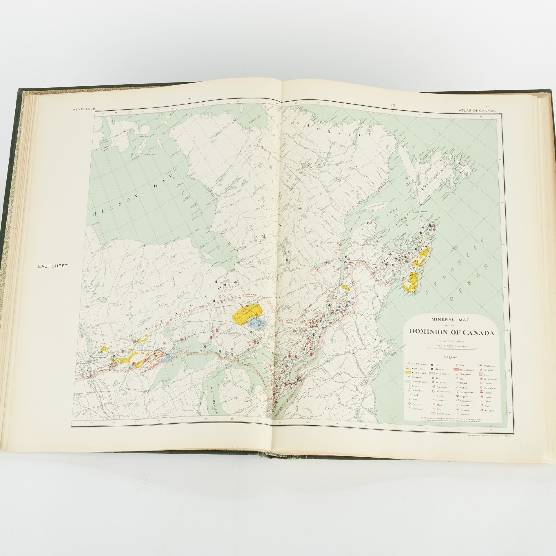 Atlas of Canada and Assorted Canadian Titles - Bild 3 aus 3