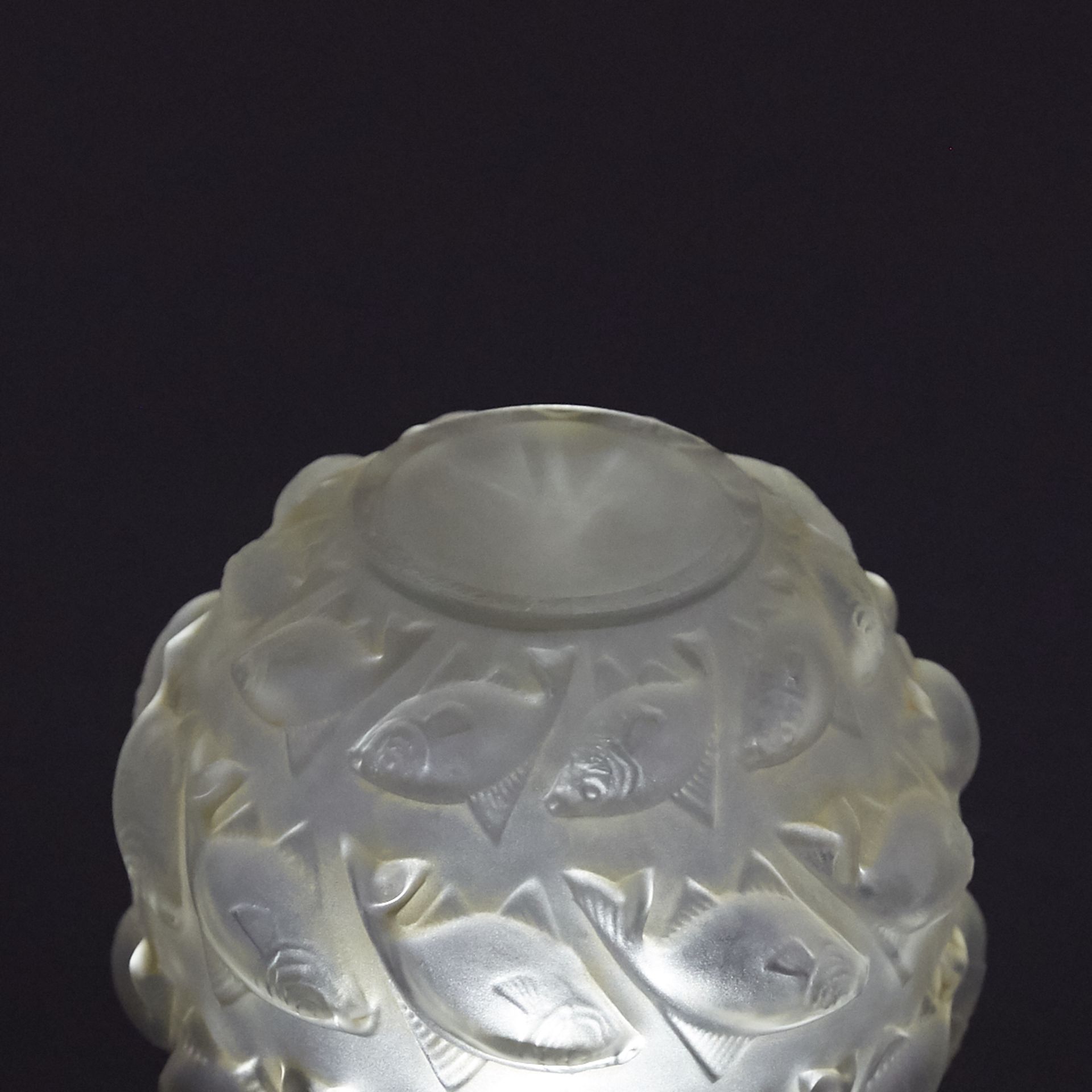 Rene Lalique Glass Camaret Fish Patterned Vase - Bild 5 aus 6