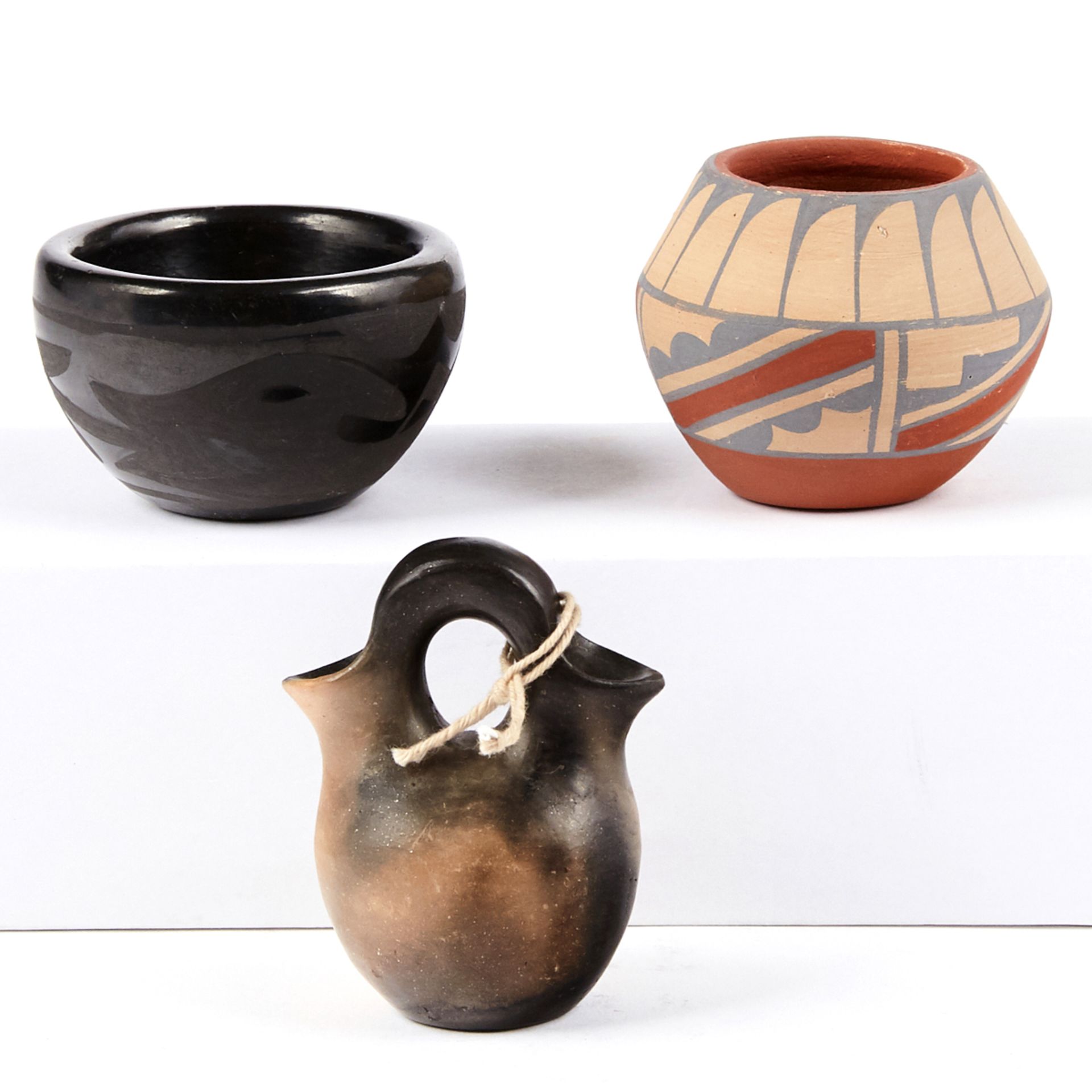 Grp: 3 Native American Miniature Pottery Vases - Tapia Waquie Welch - Bild 2 aus 6