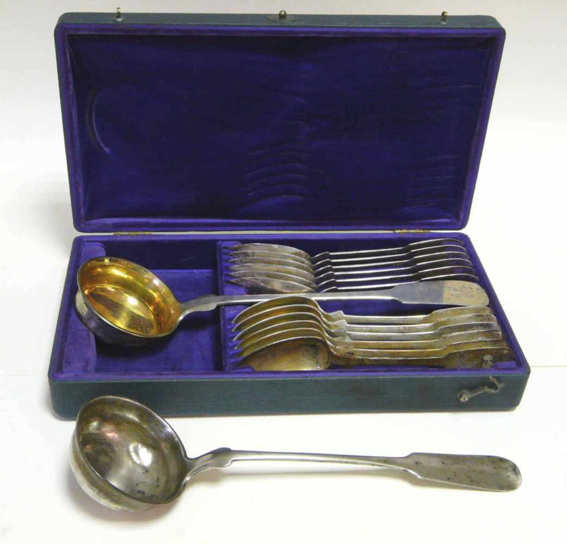 12 silberne Esslöffel und Suppenkelle Silber im Kasten Besteck - Kasten (innen ausgekleidet mit