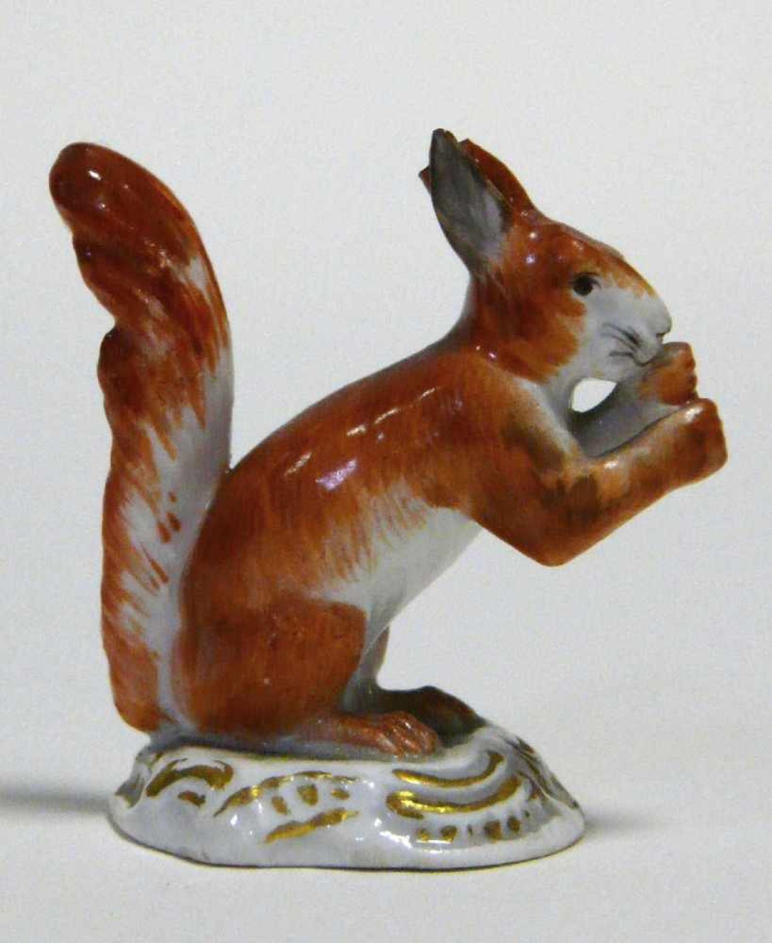 Miniatur - Tierfigur Eichhörnchen MeissenMeissener Tierfigur eines Eichhörnchens, unterglasur - Image 2 of 4