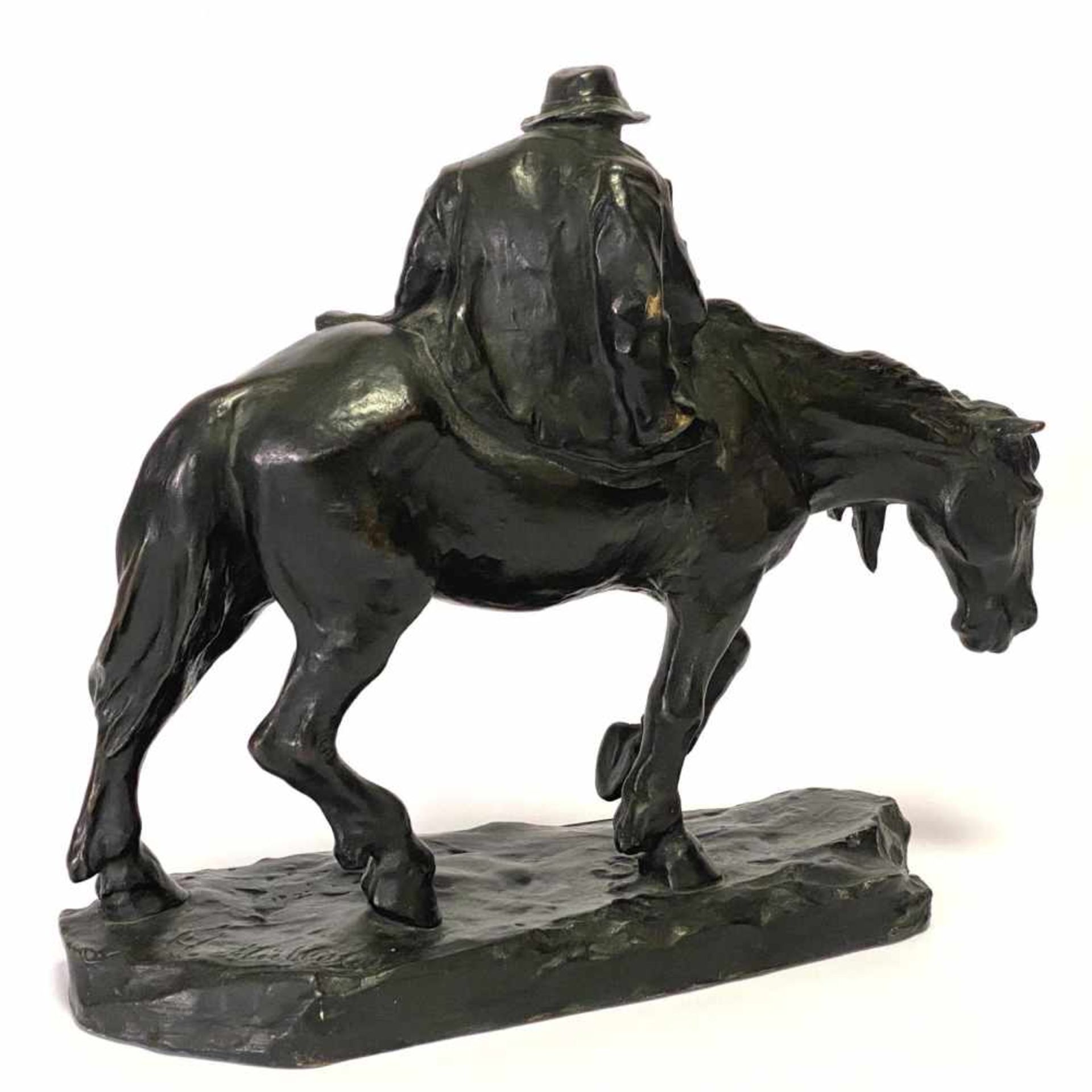 Heinz Müller, Bronzeskulptur eines ermüdeten Reiters - Bild 2 aus 2