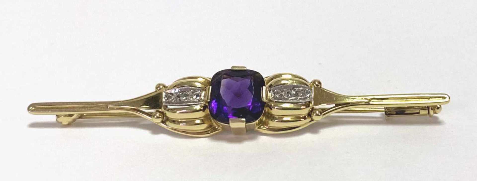 Brosche mit Amethyst und Diamantsplittern