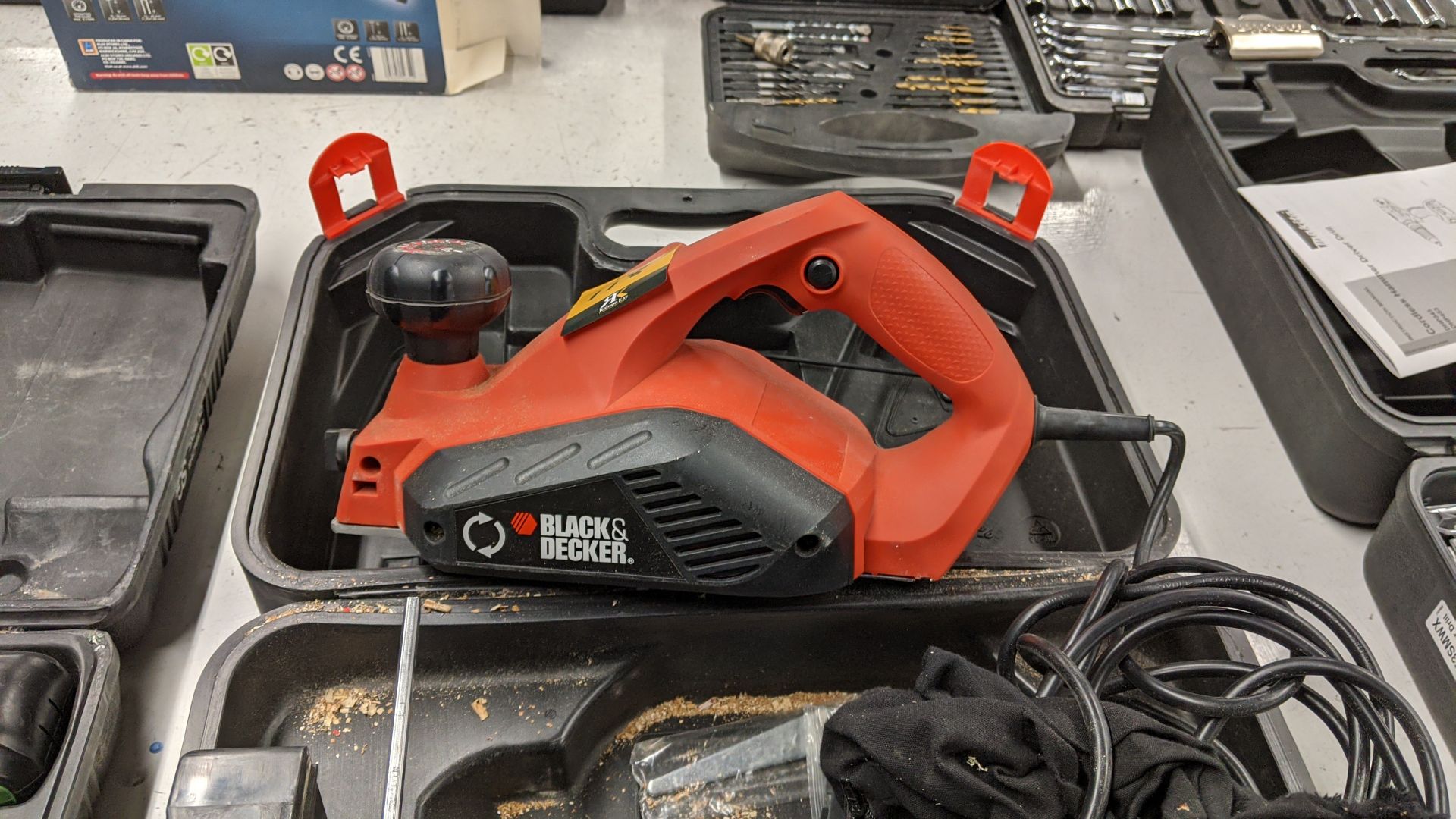 Black & Decker KW712 electric planer with case Please note, lots 1 - 200 are located at Samson - Image 7 of 8