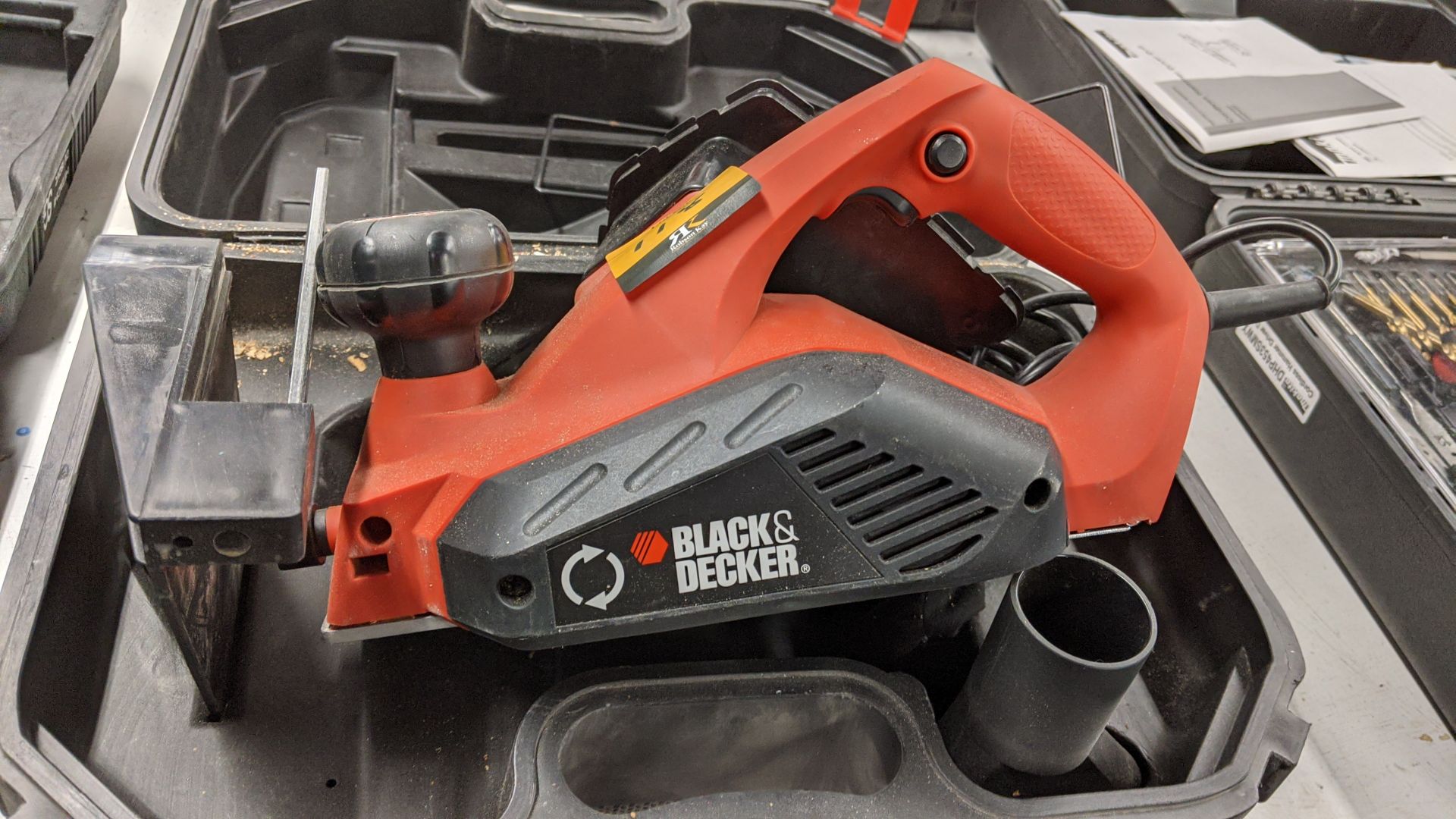 Black & Decker KW712 electric planer with case Please note, lots 1 - 200 are located at Samson - Image 4 of 8