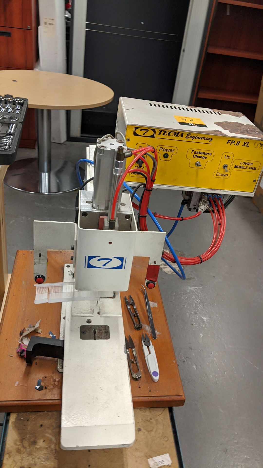 Tecma Engineering model FP11XL plastic fastener attachment system Please note, lots 1 - 200 are - Image 3 of 8