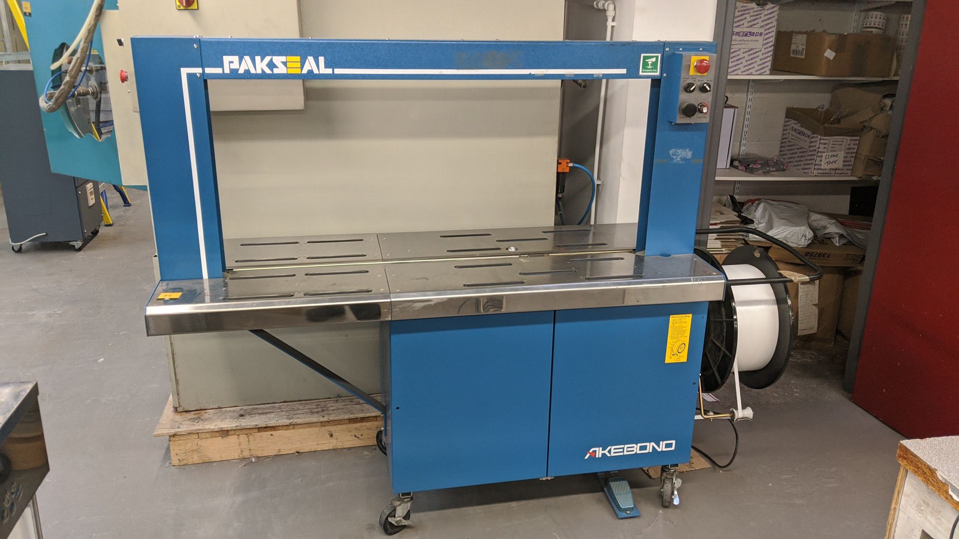 Pakseal Akebond large mobile automatic electric strapping/banding machine, model SX510, machine - Image 2 of 13