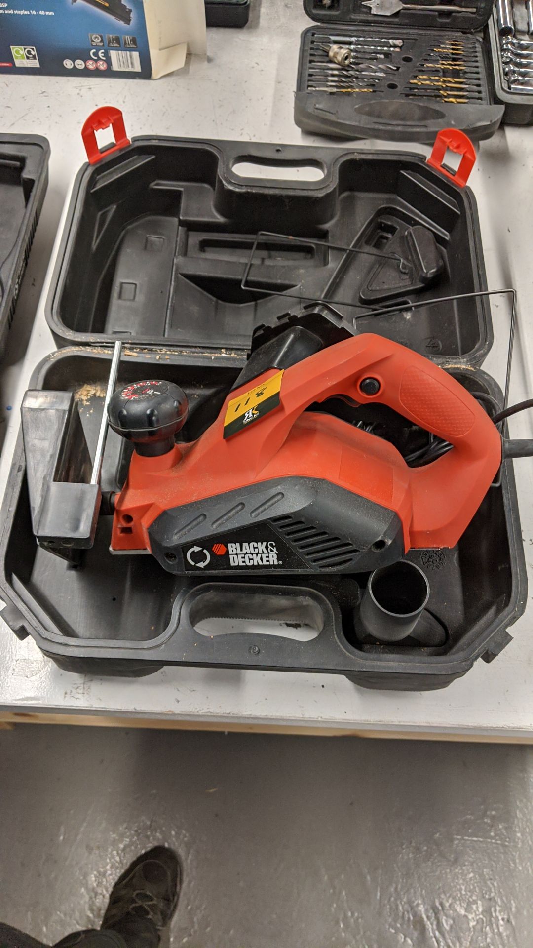 Black & Decker KW712 electric planer with case Please note, lots 1 - 200 are located at Samson - Image 2 of 8